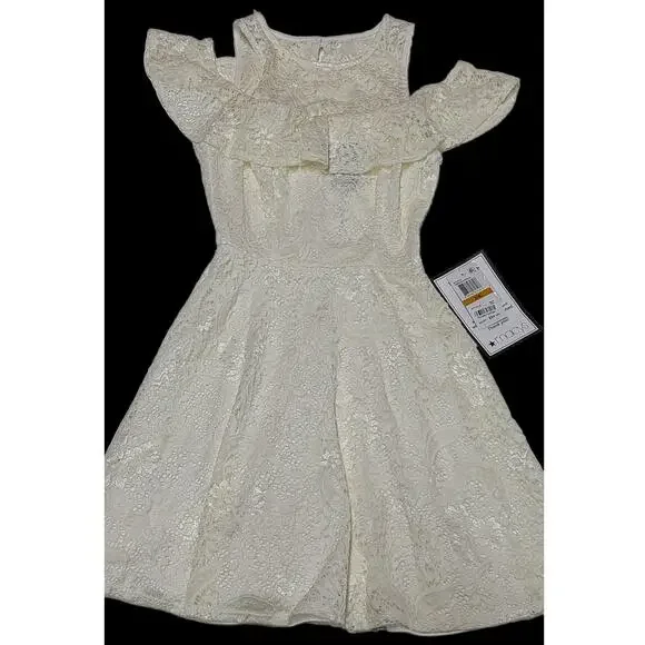 B Darlin Off white lace cold shoulder fit and flare dress women's 3/4 NWT - Picture 3 of 8